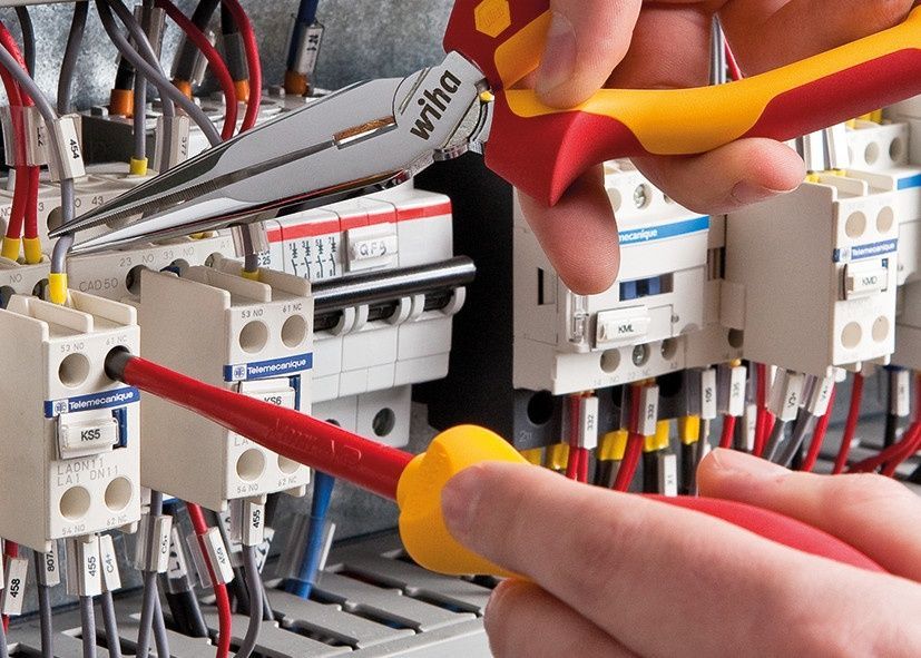Плоскокруглогубці 200 мм з різальною крайкою Professional electric Wiha 26727 26727 фото