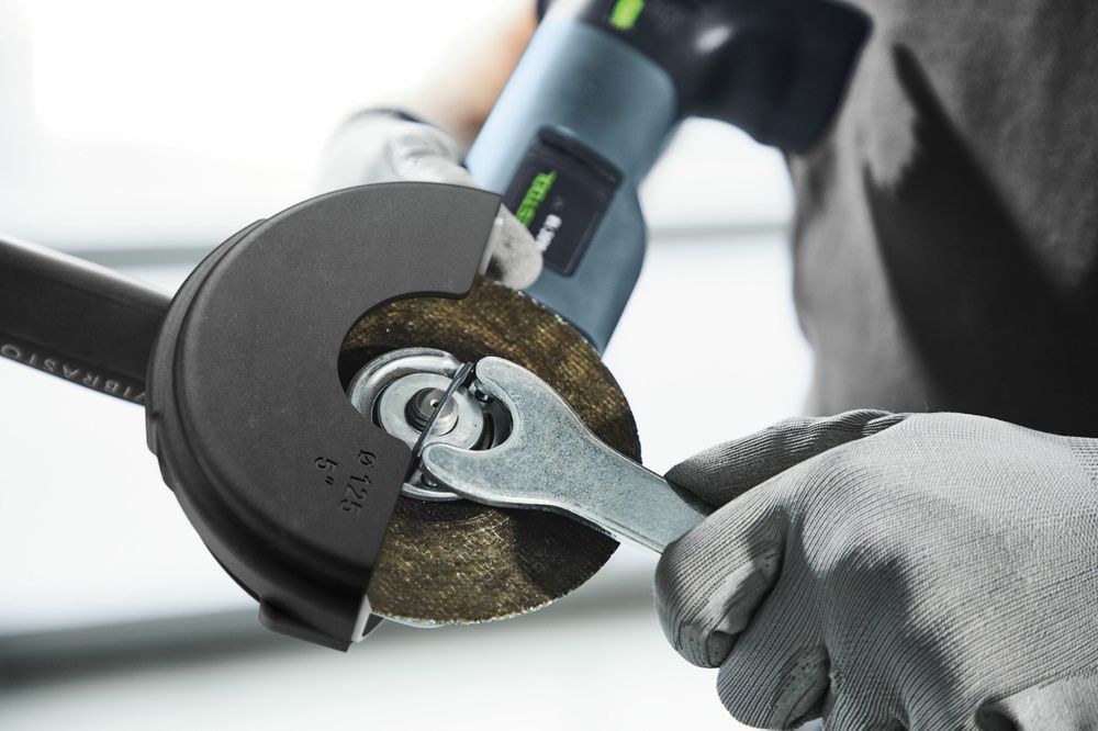 Аккумуляторная угловая шлифовальная машинка AGC 18-125 5.0 EBI-Plus Festool 577700 577700 фото